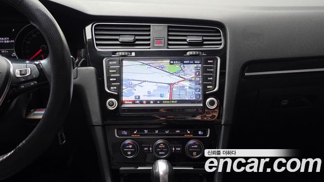 Volkswagen Golf (VII) 2.0 TDI 2015 — фото 19