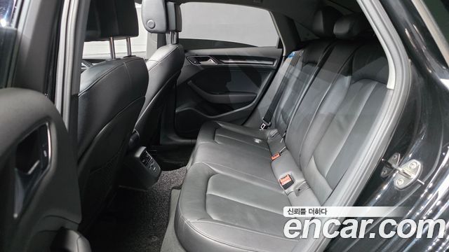 Audi A3 40 TFSI 8V 2018 — фото 12