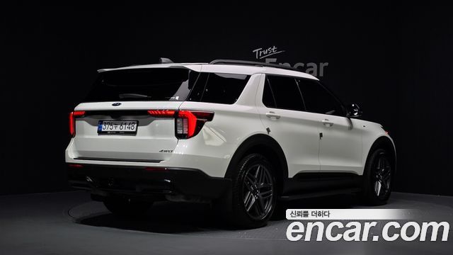 Ford Explorer (VI) 2.3 ST-Line 4WD 2025 — фото 2