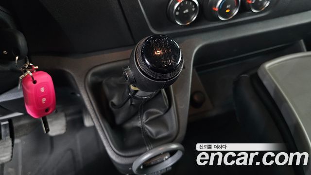 Renault Korea Master 2.3 Van S 2024 — фото 9