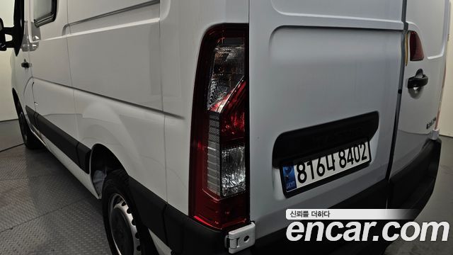 Renault Korea Master 2.3 Van S 2024 — фото 23