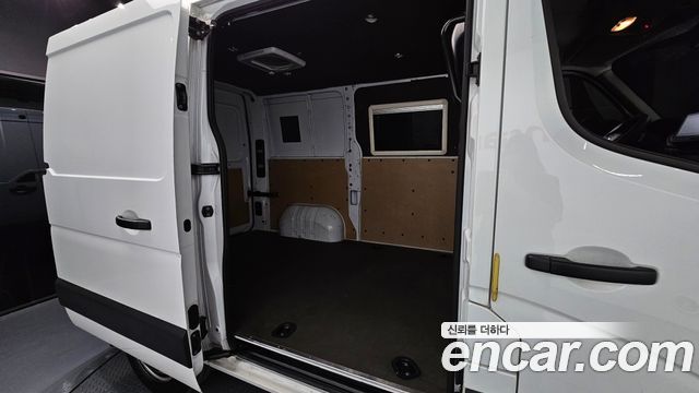 Renault Korea Master 2.3 Van S 2024 — фото 32