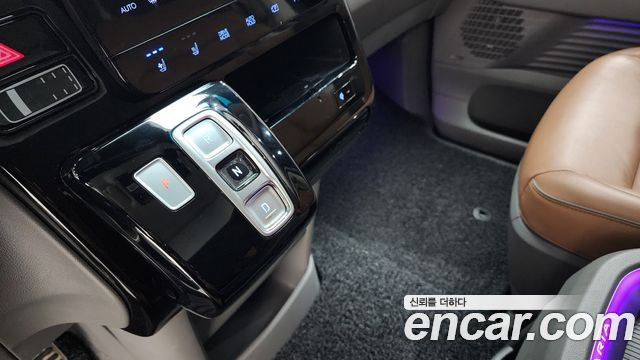 Hyundai Staria L3.5 Lounge 9-Seater Mobility 2024 — фото 9