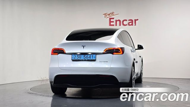 Tesla Model Y Long Range AWD 2021 — фото 4