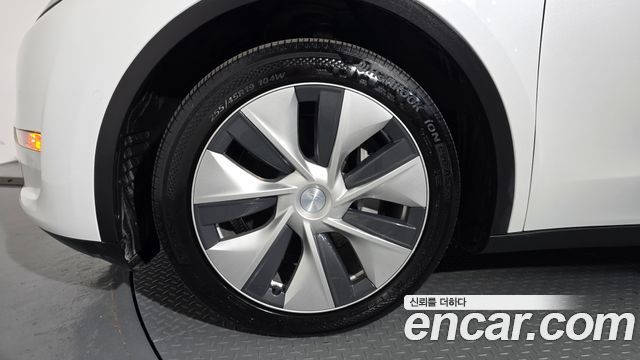 Tesla Model Y Long Range AWD 2021 — фото 5