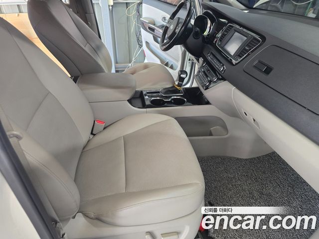 Kia Carnival 11-Seater Prestige 2019 — фото 6