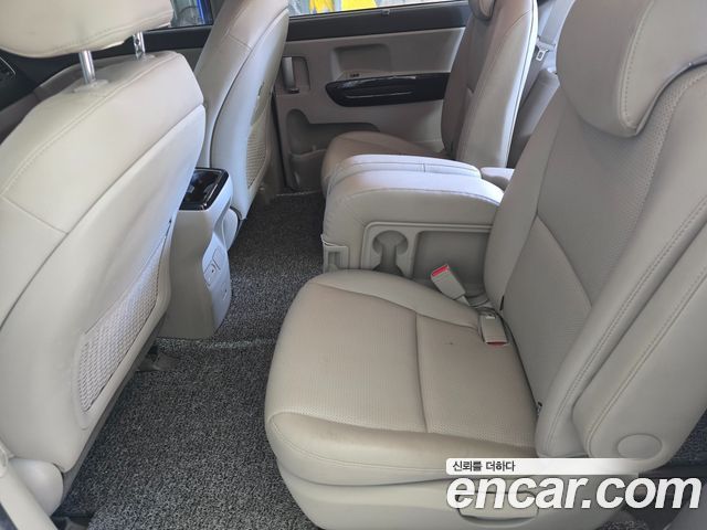 Kia Carnival 11-Seater Prestige 2019 — фото 8