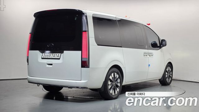 Hyundai Staria L3.5 Lounge 9-Seater Mobility 2024 — фото 2
