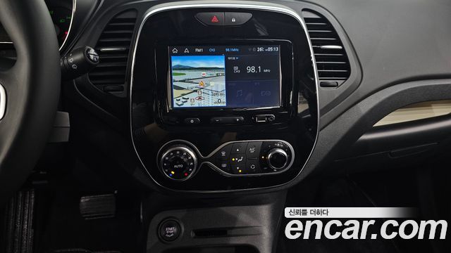 Renault Korea QM3 RE 2019 — фото 13