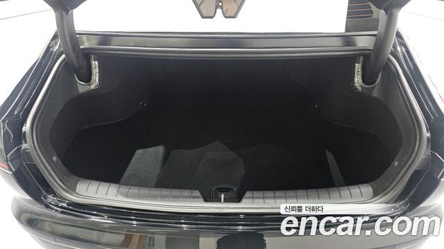Hyundai Grandeur (GN7) 2,5 Gasoline 2WD Premium 2025 — фото 16