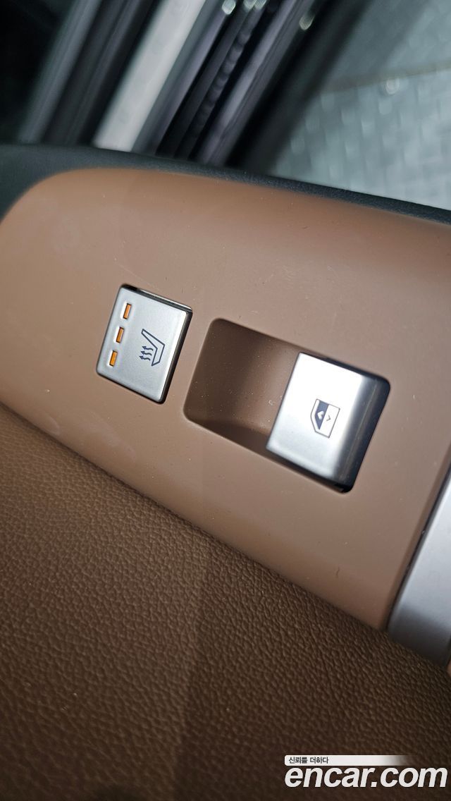 Hyundai Grandeur (GN7) 2,5 Gasoline 2WD Premium 2025 — фото 19