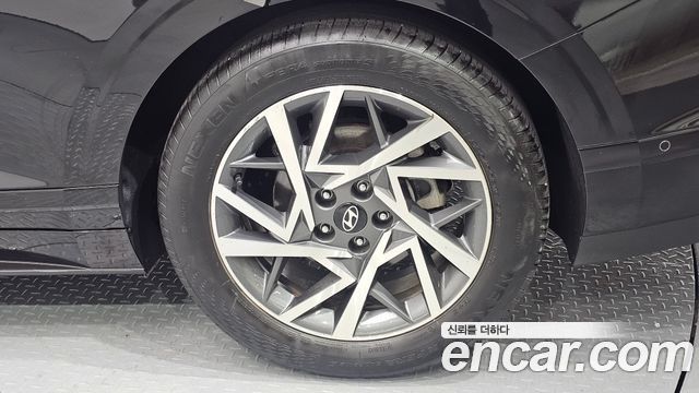 Hyundai Grandeur (GN7) 2,5 Gasoline 2WD Premium 2025 — фото 21