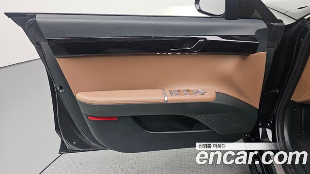Hyundai Grandeur (GN7) 2,5 Gasoline 2WD Premium 2025 — фото 24