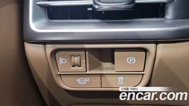 Hyundai Grandeur (GN7) 2,5 Gasoline 2WD Premium 2025 — фото 31