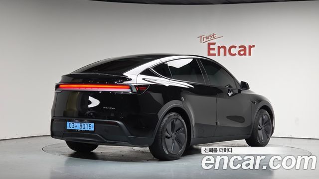 Tesla Model Y Long Range AWD 2025 — фото 2