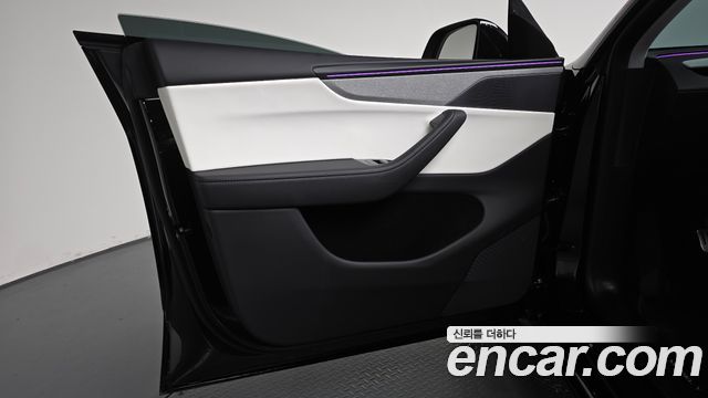 Tesla Model Y Long Range AWD 2025 — фото 24
