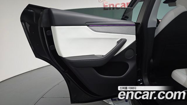 Tesla Model Y Long Range AWD 2025 — фото 25