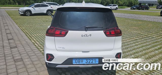 Kia Niro Plus Light (Taxi Trim) 2024 — фото 5