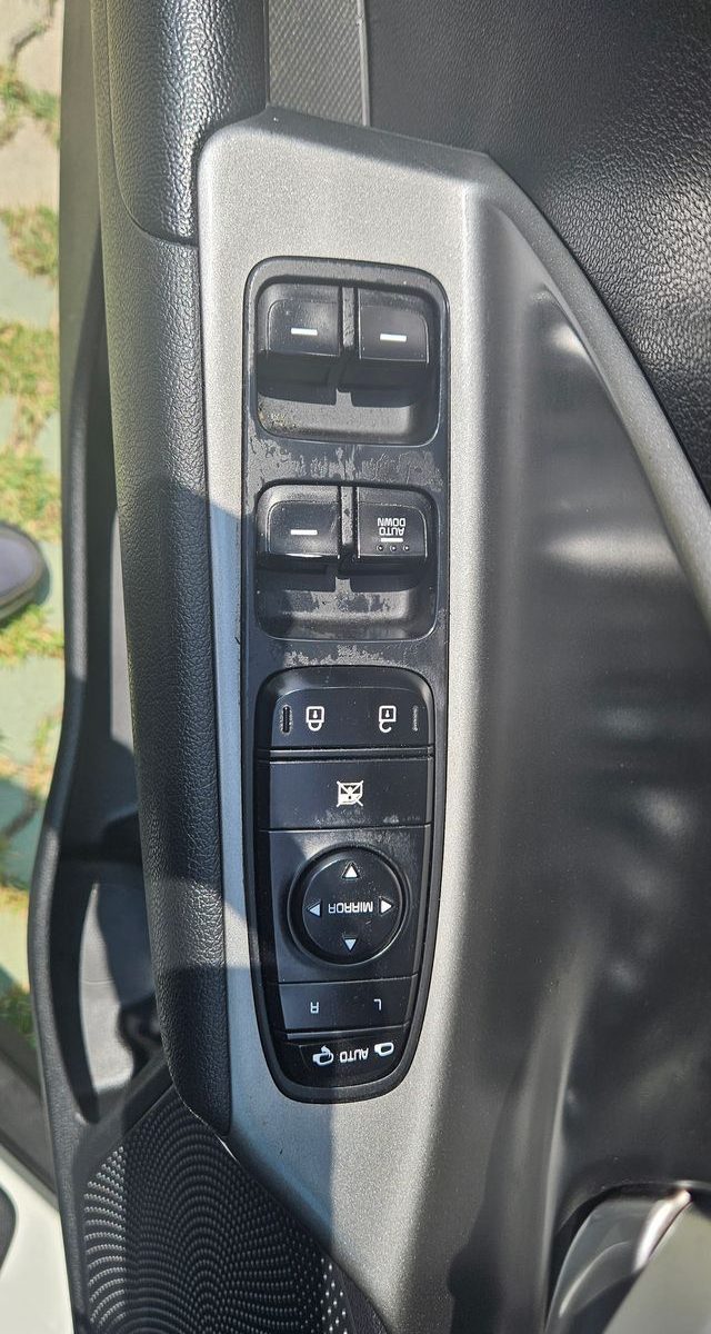 Kia Niro Plus Light (Taxi Trim) 2024 — фото 18