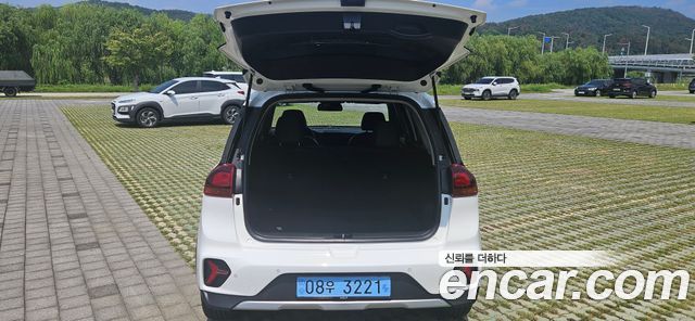 Kia Niro Plus Light (Taxi Trim) 2024 — фото 21