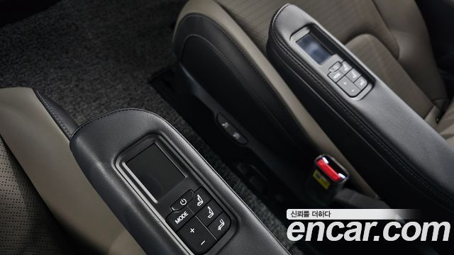 Kia Carnival (IV) Gasoline 7-Seater Gravity 2025 — фото 17