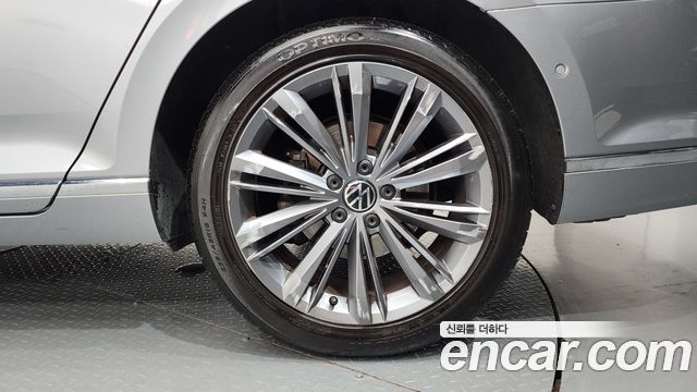Volkswagen Passat GT (B8) 2.0 TDI 4Motion Prestige 2022 — фото 21
