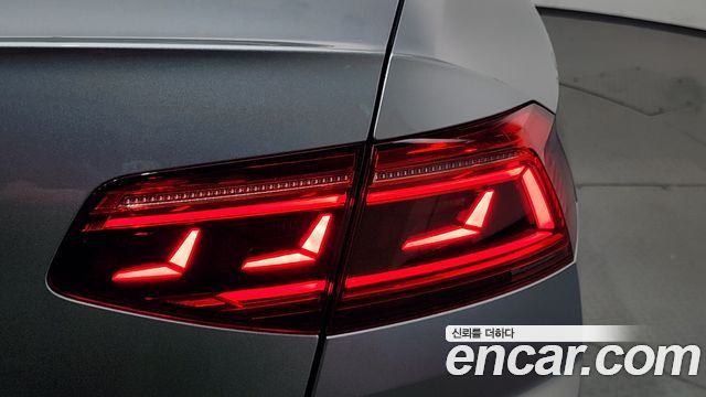 Volkswagen Passat GT (B8) 2.0 TDI 4Motion Prestige 2022 — фото 23