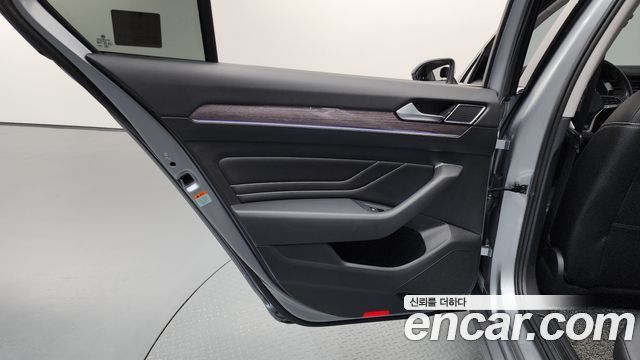 Volkswagen Passat GT (B8) 2.0 TDI 4Motion Prestige 2022 — фото 25