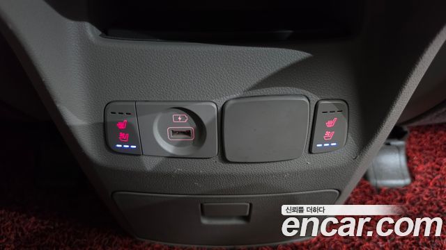 Kia Carnival 9-Seater Prstige 2020 — фото 12