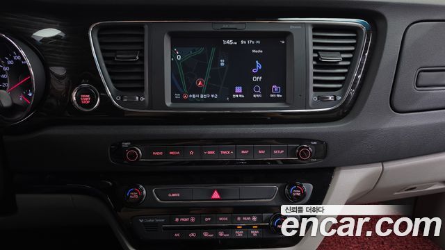 Kia Carnival 9-Seater Prstige 2020 — фото 13