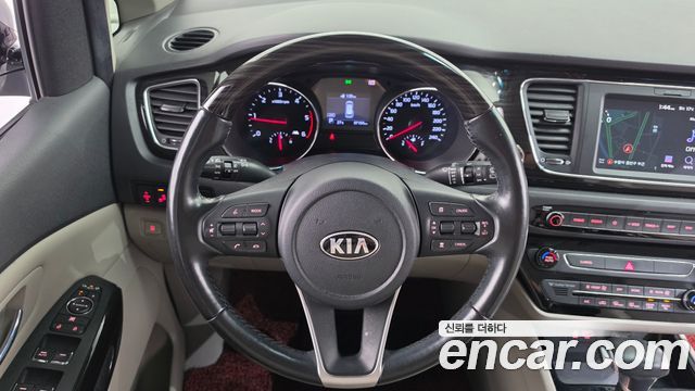 Kia Carnival 9-Seater Prstige 2020 — фото 14