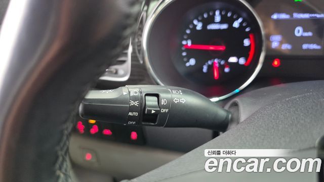 Kia Carnival 9-Seater Prstige 2020 — фото 28