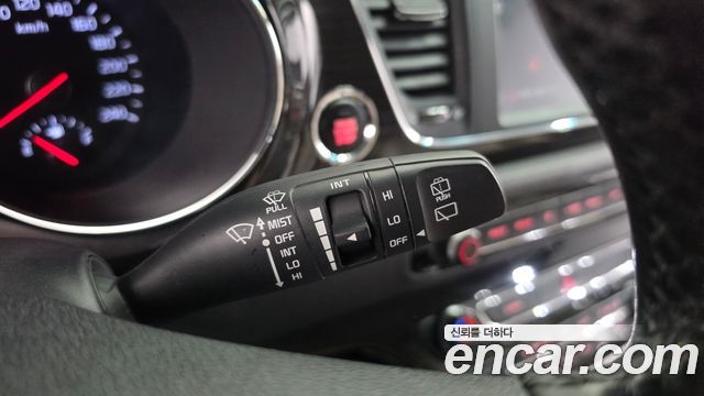Kia Carnival 9-Seater Prstige 2020 — фото 29