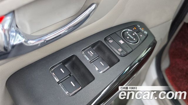 Kia Carnival 9-Seater Prstige 2020 — фото 30