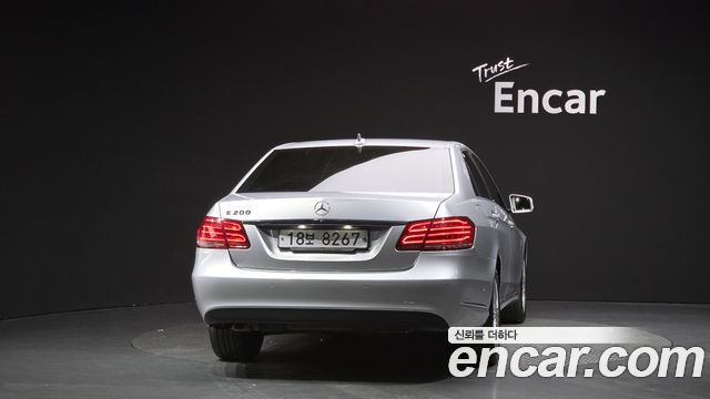 Mercedes-Benz E-Class (W212) E200 Elegance 2014 — фото 4