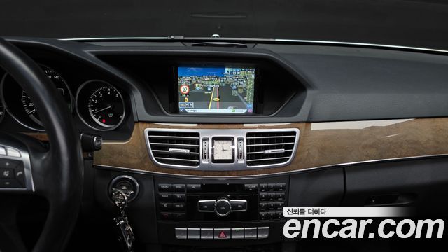 Mercedes-Benz E-Class (W212) E200 Elegance 2014 — фото 13
