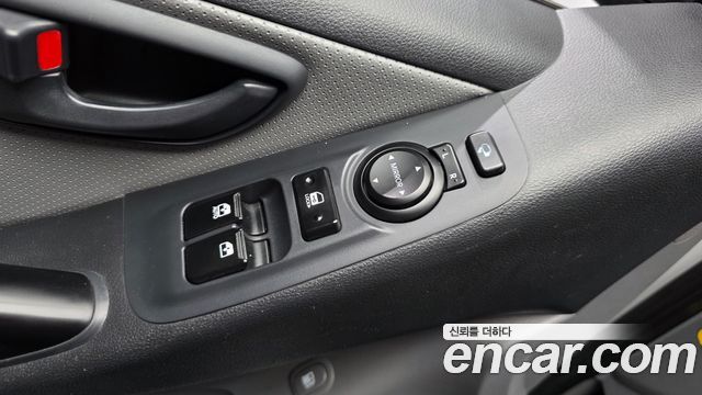 Hyundai Grand Starex Wagon 12-Seater Smart 2020 — фото 29