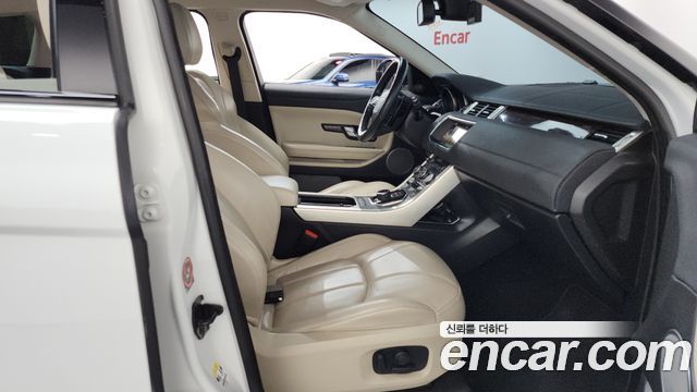 Land Rover Range Rover Evoque 2.0 TD4 HSE 2017 — фото 11