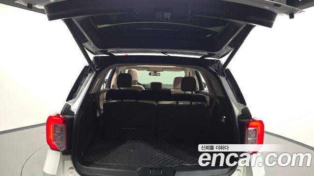 Ford Explorer (VI) 2.3 LimIted 4WD 2021 — фото 20