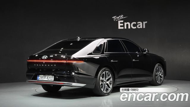Hyundai Grandeur (GN7) 2,5 Gasoline 2WD Exclusive 2023 — фото 2