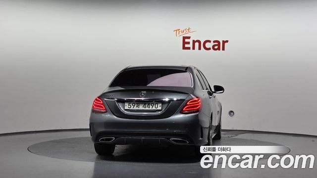 Mercedes-Benz C-Class (W205) C200 AMG Line 2017 — фото 4