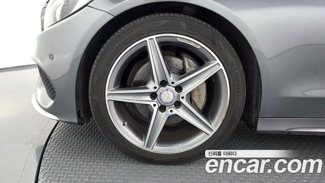 Mercedes-Benz C-Class (W205) C200 AMG Line 2017 — фото 5