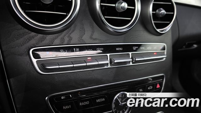Mercedes-Benz C-Class (W205) C200 AMG Line 2017 — фото 16