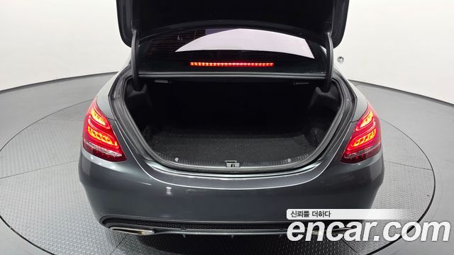Mercedes-Benz C-Class (W205) C200 AMG Line 2017 — фото 20