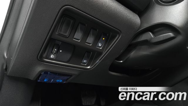 Renault Korea QM6 2.0 LPe LE 2WD 2023 — фото 16