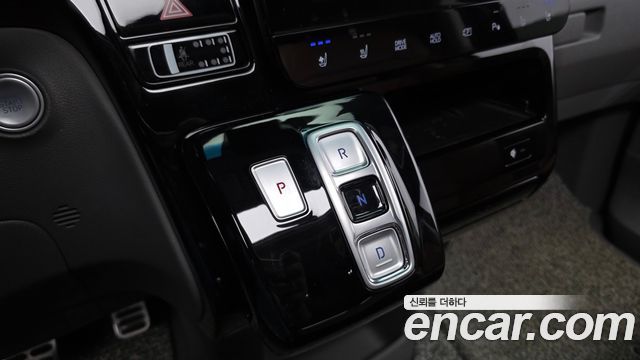 Hyundai Staria L3.5 Lounge 9-Seater Inspiration 2022 — фото 9