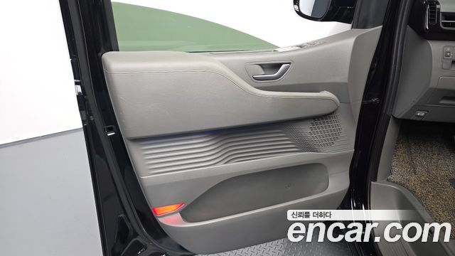 Hyundai Staria L3.5 Lounge 9-Seater Inspiration 2022 — фото 24