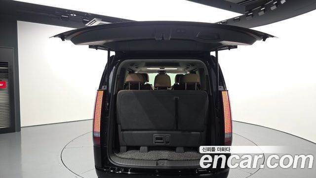 Hyundai Staria L3.5 Lounge 9-Seater Inspiration 2022 — фото 31