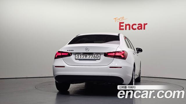 Mercedes-Benz A-Class (W177) A220 Sedan 2020 — фото 4