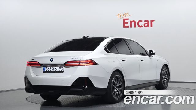BMW 5 Series (G60) 523d xDrive M Sport 2025 — фото 2